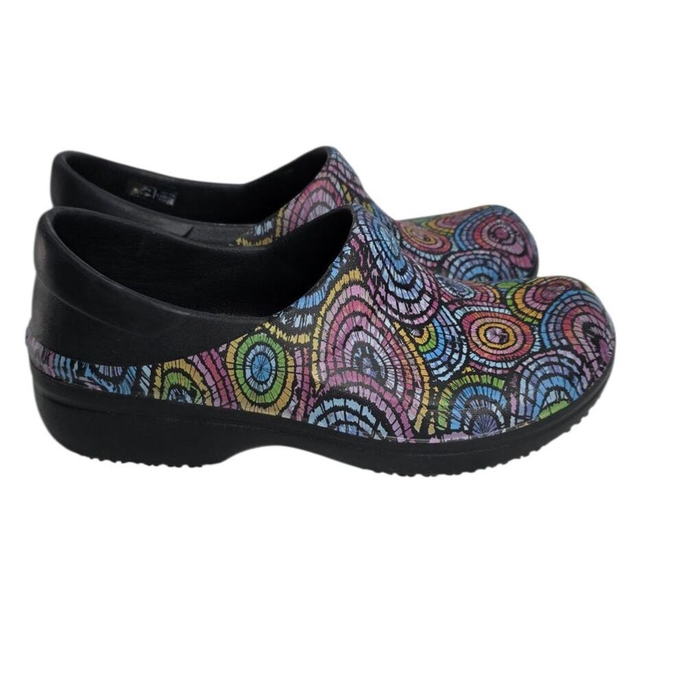 Crocs Neria Pro II Multi Colored Abstract Slip On Slip Resistant Womens Clogs W9